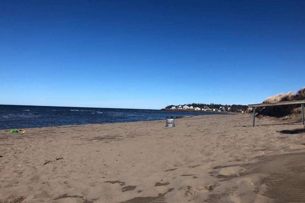 Cozy Chalet Near The Beach Shediac Extérieur photo