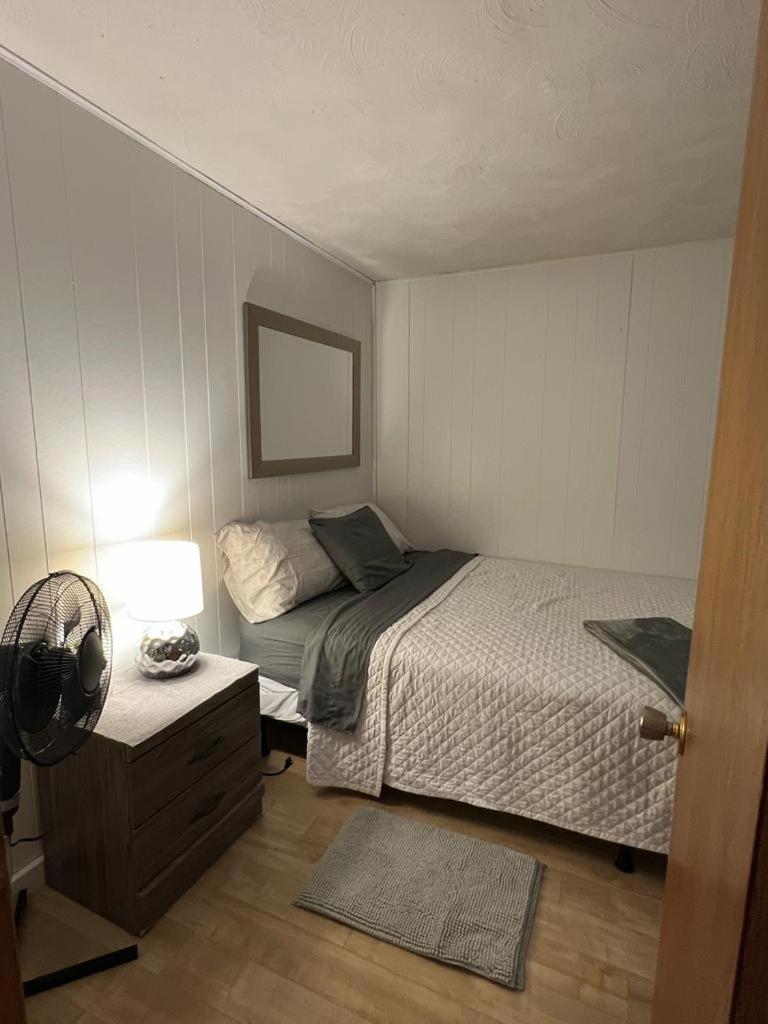 Cozy Chalet Near The Beach Shediac Extérieur photo