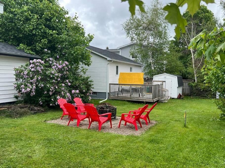 Cozy Chalet Near The Beach Shediac Extérieur photo