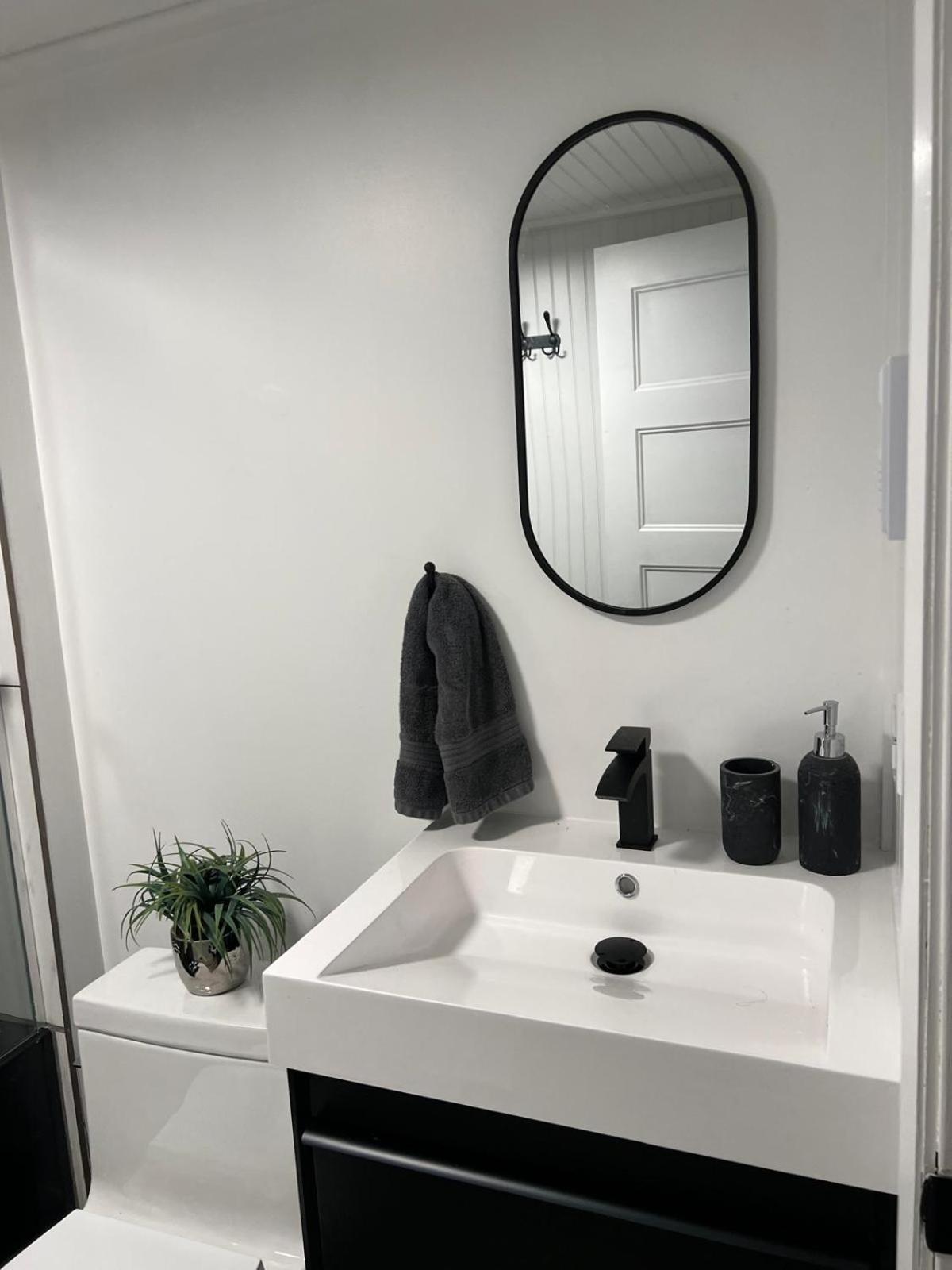 Cozy Chalet Near The Beach Shediac Extérieur photo