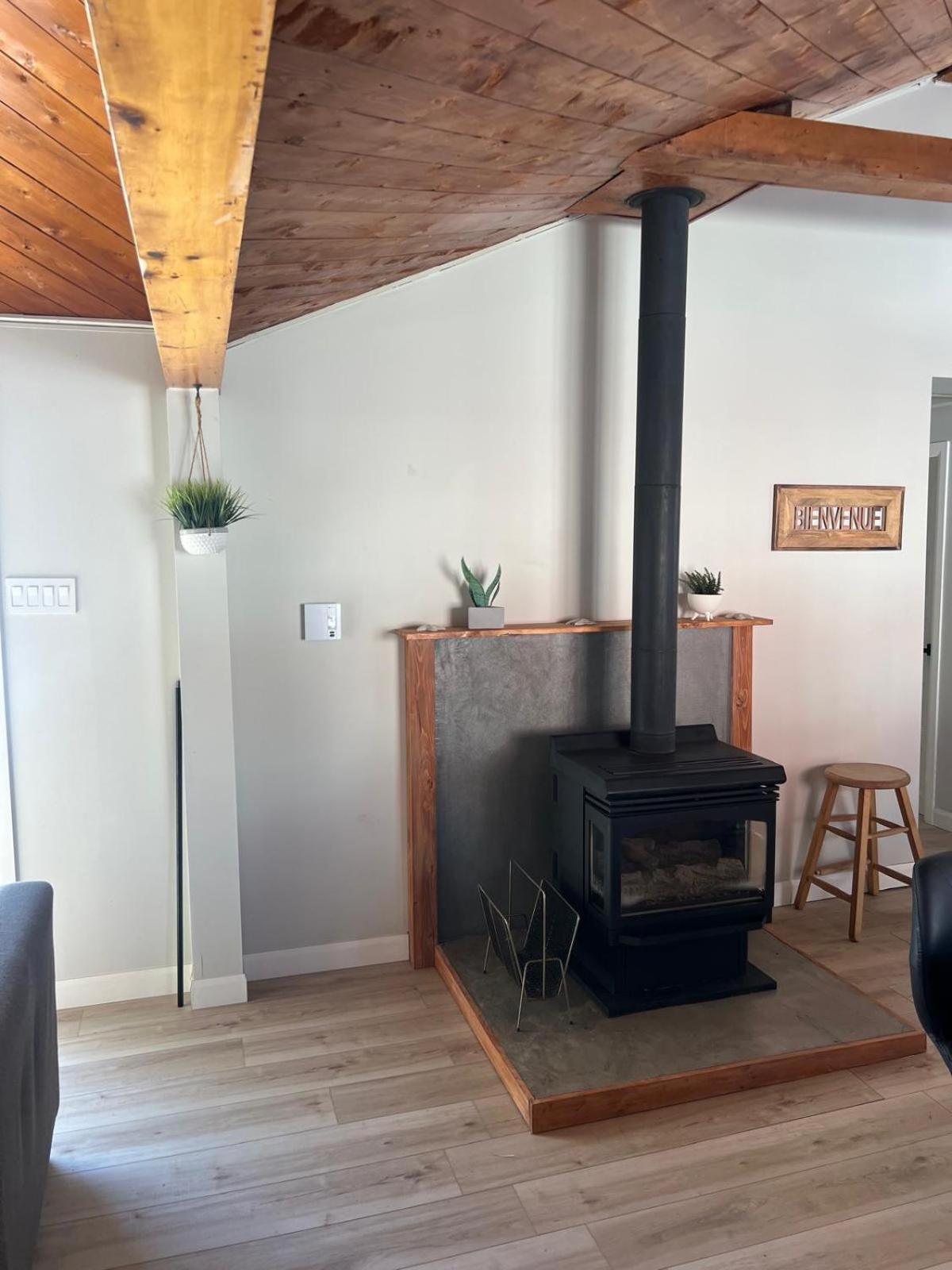 Cozy Chalet Near The Beach Shediac Extérieur photo